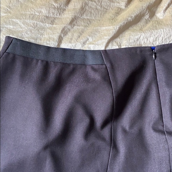 Tahari charcoal pencil skirt - Picture 5 of 8